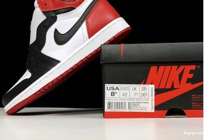 Hyperoad MENS “BLACK AIR BLACK-VARSITY 1  HIGH JORDAN TOE” WHITE OG RED 0708